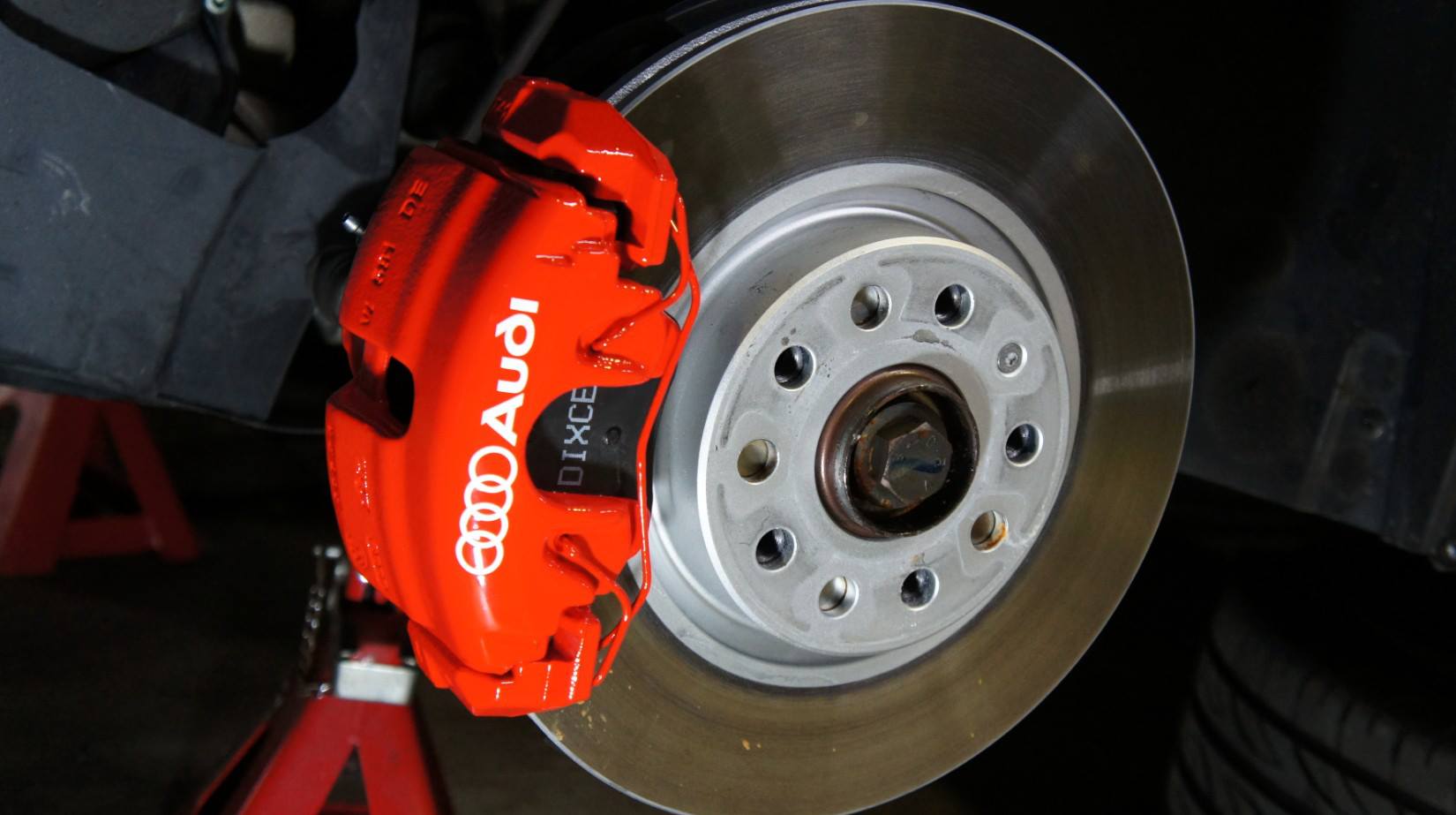 Audi A3キャリパー塗装＆LOGO★COLOR：ブレンボレッド