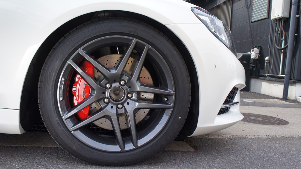 キャリパー塗装施工事例：ベンツＷ222Ｓ400ＨＹＢＲＩＤ純正キャリパー塗装　ＣＯＬＯＲ：＃001Italian losso solid＆ホイール塗装ガンメタ系 IMG9_1006_9ej48N_sub4.jpg