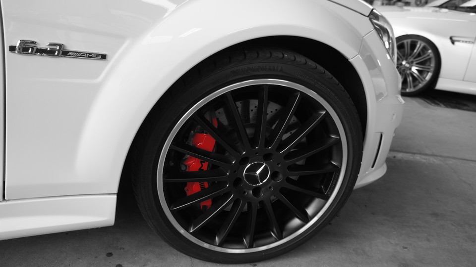 キャリパー塗装施工事例：ベンツＣ63ＡＭＧ純正キャリパー塗装　ＣＯＬＯＲ：#001 Italian losso solid IMG9_1041_nc2405_sub2.jpg