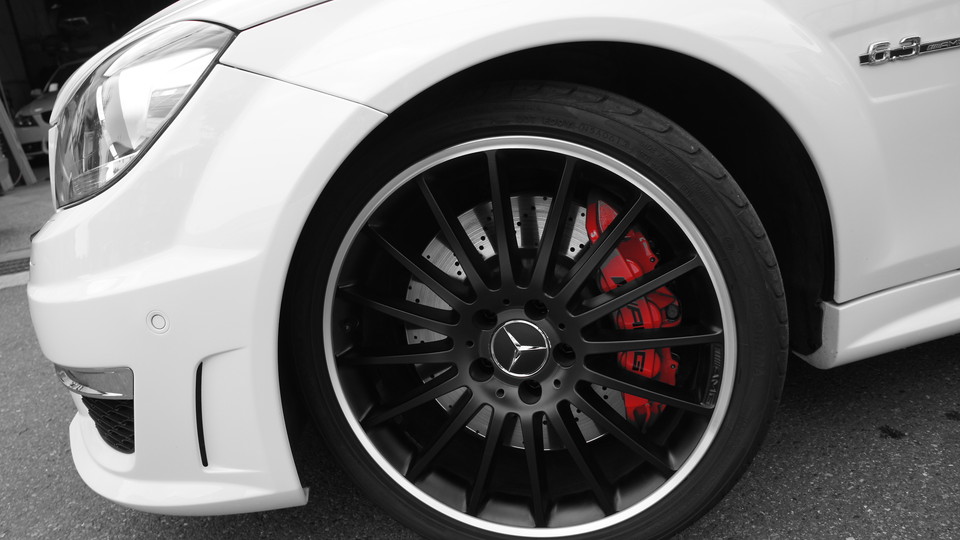 キャリパー塗装施工事例：ベンツＣ63ＡＭＧ純正キャリパー塗装　ＣＯＬＯＲ：#001 Italian losso solid IMG9_1041_nc2405_sub6.jpg