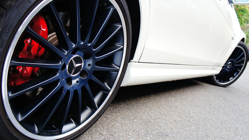 キャリパー塗装施工事例：ベンツＣ63ＡＭＧ純正キャリパー塗装　ＣＯＬＯＲ：#001 Italian losso solid IMG9_1041_nc2405_sub7.jpg