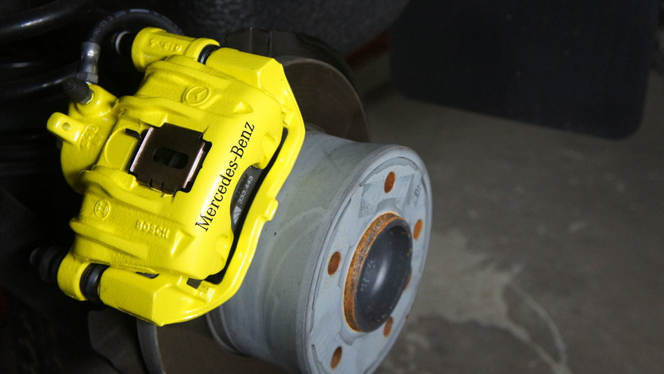 キャリパー塗装施工事例：ベンツGクラス純正キャリパー塗装　COLOR：#020 hawaiian passion yellow＆ホイール塗装　COLOR：半艶マットブラック IMG9_1125_JURzcn_sub1.jpg