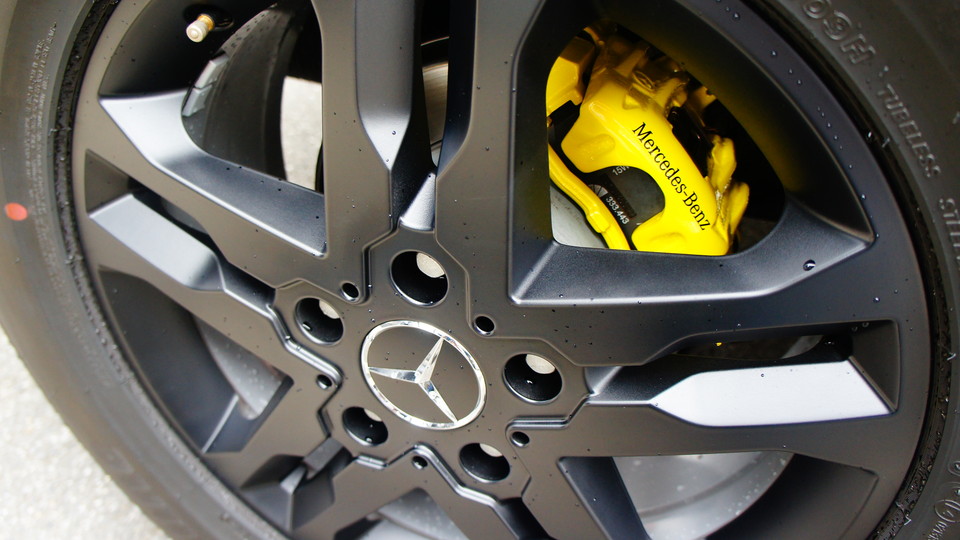 キャリパー塗装施工事例：ベンツGクラス純正キャリパー塗装　COLOR：#020 hawaiian passion yellow＆ホイール塗装　COLOR：半艶マットブラック IMG9_1125_JURzcn_sub5.jpg