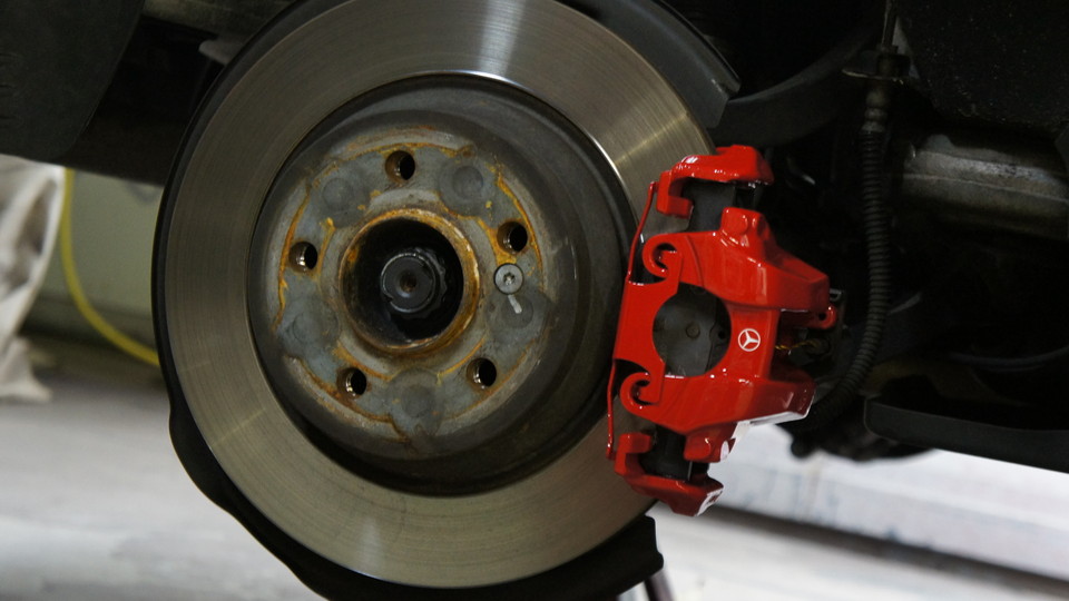 キャリパー塗装施工事例：ベンツＣＬＳ純正キャリパー塗装　ＣＯＬＯＲ：#001 Italian losso solid IMG9_1155_cDIelH_sub1.jpg