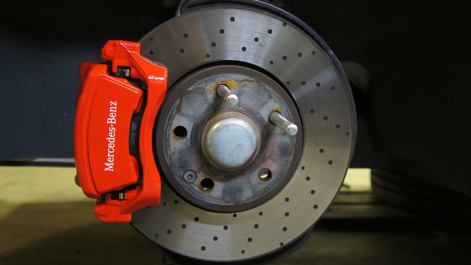 ベンツAクラス純正キャリパー塗装　COLOR:＃1112racing red