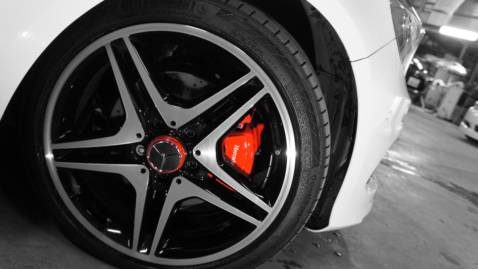 キャリパー塗装施工事例：ベンツAクラス純正キャリパー塗装　COLOR:＃1112racing red IMG9_1203_q59xsu_sub6.jpg