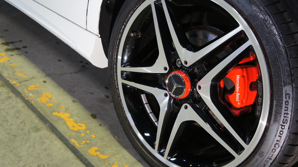 キャリパー塗装施工事例：ベンツAクラス純正キャリパー塗装　COLOR:＃1112racing red IMG9_1203_q59xsu_sub8.jpg