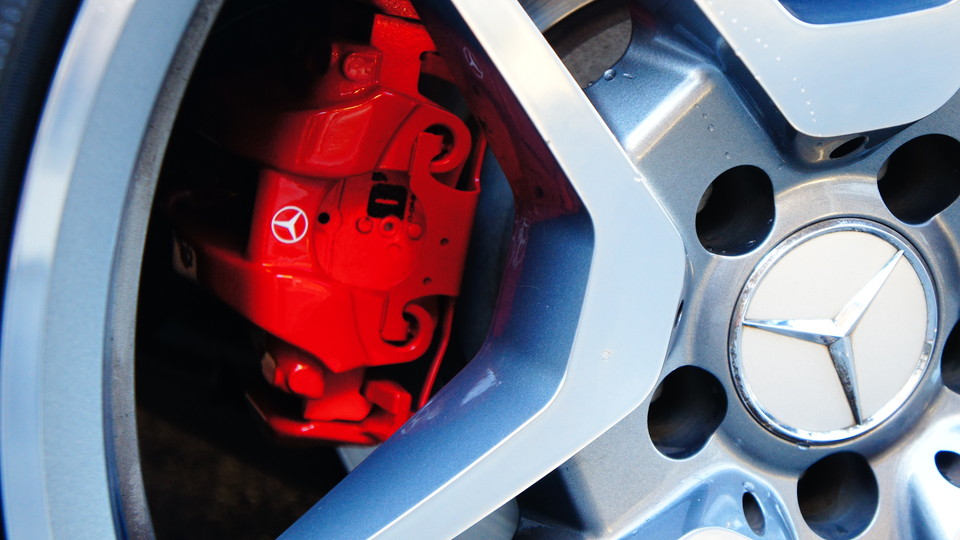 キャリパー塗装施工事例：ベンツCLSシューティングブレーク純正キャリパー塗装　COLOR：#001 Italian losso solid＆D-DASHブレーキパット装着 IMG9_1212_ai4sfe_sub8.jpg