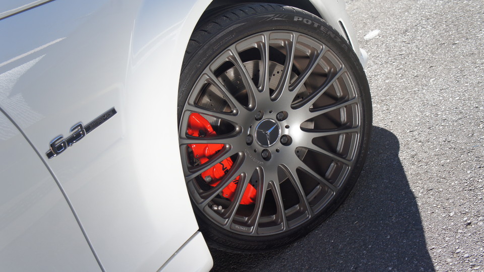 キャリパー塗装施工事例：ベンツC63AMGクーペ純正キャリパー塗装　COLOR：#001 Italian losso solid IMG9_1215_R5kwAP_sub3.jpg