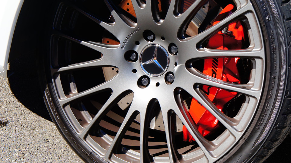 キャリパー塗装施工事例：ベンツC63AMGクーペ純正キャリパー塗装　COLOR：#001 Italian losso solid IMG9_1215_R5kwAP_sub5.jpg