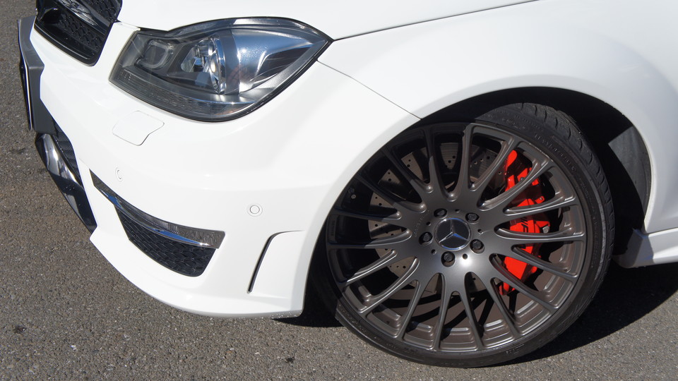 キャリパー塗装施工事例：ベンツC63AMGクーペ純正キャリパー塗装　COLOR：#001 Italian losso solid IMG9_1215_R5kwAP_sub8.jpg