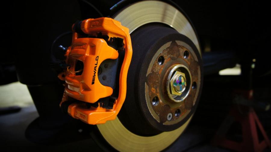 キャリパー塗装施工事例：ベンツVクラス純正キャリパー塗装　COLOR:#098 honey of pearl orange IMG9_1340_2ItuQn_sub2.jpg