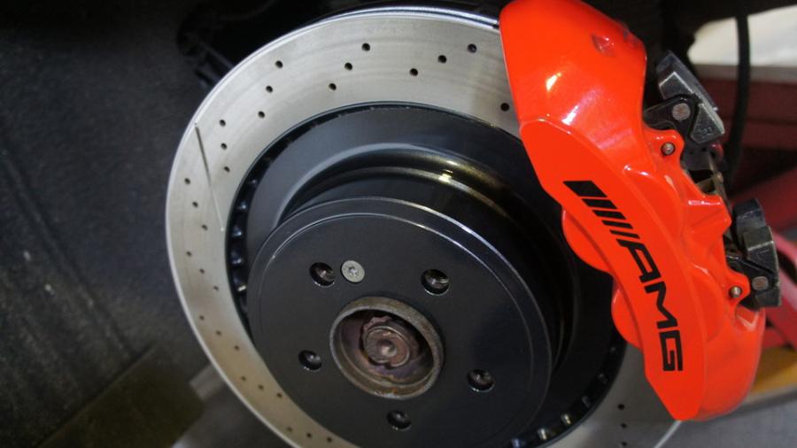 キャリパー塗装施工事例：ベンツCLS63AMG　ローター塗装　COLOR：#004 Blast light gray metalic IMG9_1443_OGY0C5_sub1.jpg