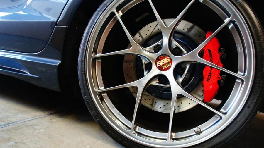 キャリパー塗装施工事例：ベンツCLS63AMG　ローター塗装　COLOR：#004 Blast light gray metalic IMG9_1443_OGY0C5_sub4.jpg