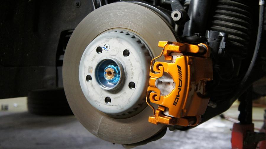 キャリパー塗装施工事例：ベンツW205Cクラス　キャリパー塗装　COLOR：#030 Royal art pearl orange gold IMG9_1466_spv0fh_sub2.jpg