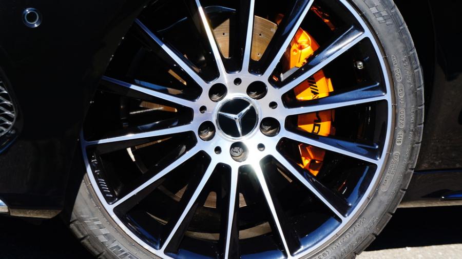 キャリパー塗装施工事例：ベンツW205Cクラス　キャリパー塗装　COLOR：#030 Royal art pearl orange gold IMG9_1466_spv0fh_sub4.jpg