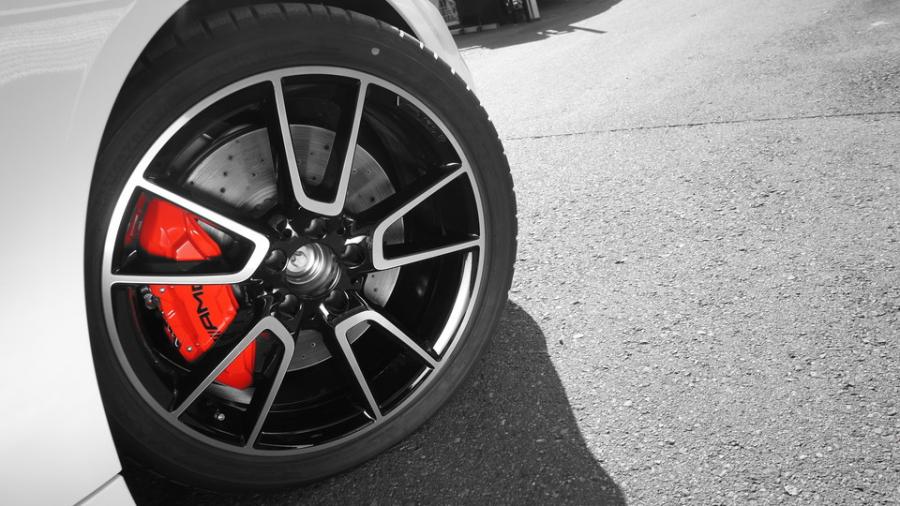 キャリパー塗装施工事例：ベンツC43AMG　キャリパー塗装　COLOR:#001 Italian losso solid IMG9_1490_I054Qu_sub5.jpg