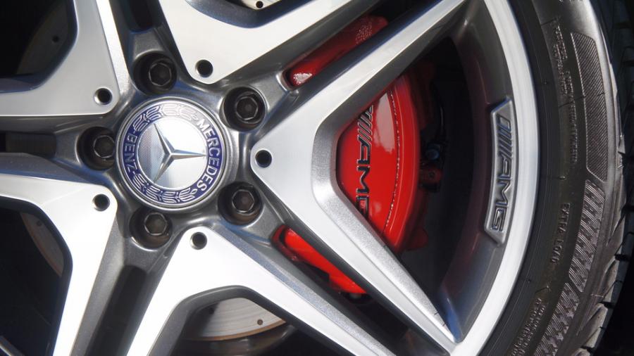 ベンツCLA180　キャリパー塗装　COLOR:#001 Italian losso solid