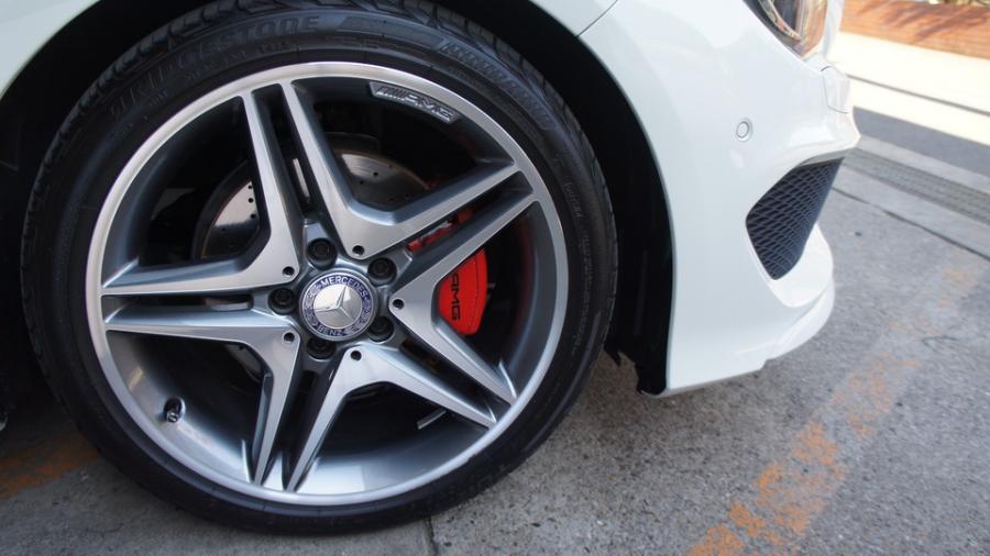 キャリパー塗装施工事例：ベンツCLA180　キャリパー塗装　COLOR:#001 Italian losso solid IMG9_1504_qwCxgy_sub4.jpg