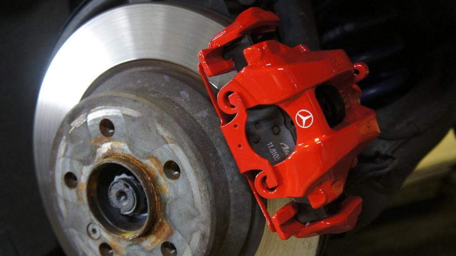 キャリパー塗装施工事例：ベンツEクラス W212　キャリパー塗装　COLOR:#001 Italian losso solid IMG9_1564_UHlQBh_sub2.jpg