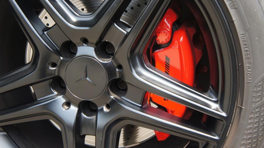 キャリパー塗装施工事例：ベンツEクラス　キャリパー塗装　COLOR:#001 Italian losso solid IMG9_1591_z0jVGn_sub4.jpg