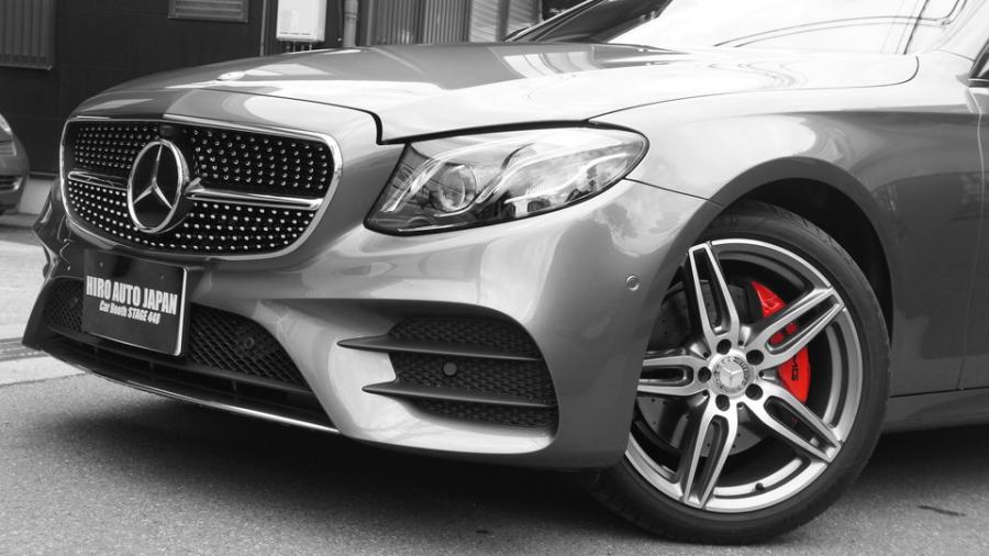 ベンツEクラス　キャリパー塗装　COLOR:#001 Italian losso solid