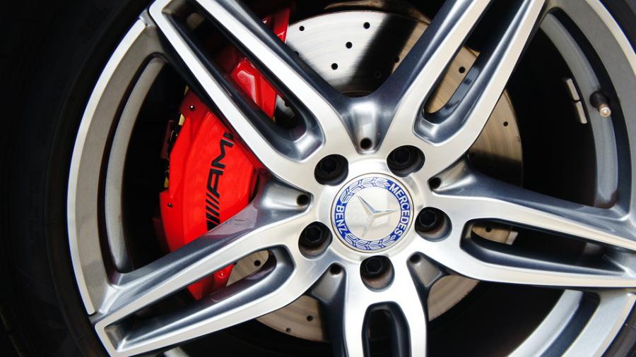 キャリパー塗装施工事例：ベンツEクラス　キャリパー塗装　COLOR:#001 Italian losso solid IMG9_1594_gLahGp_sub6.jpg