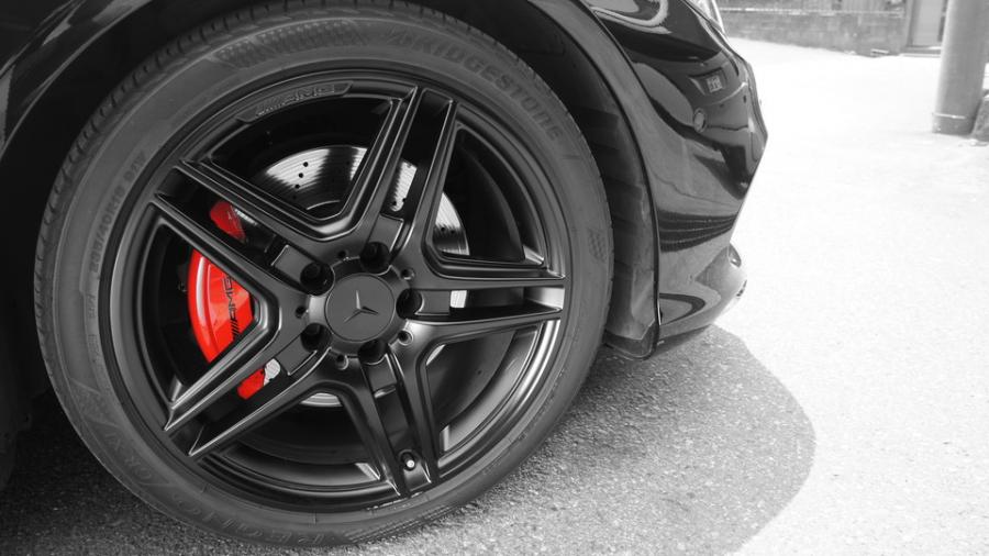 キャリパー塗装施工事例：ベンツE250クーペ　キャリパー塗装　COLOR:#001 Italian losso solid IMG9_1624_hBfFu5_sub8.jpg