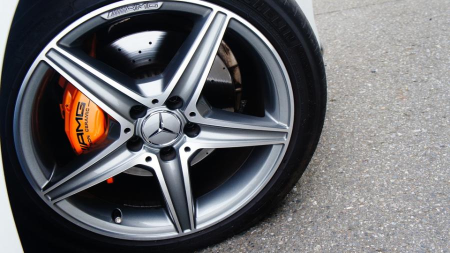 キャリパー塗装施工事例：ベンツC180　キャリパー塗装　COLOR:#098 honey of pearl orange　D-DASHダストダウンブレーキパット装着 IMG9_1634_oH9JIP_sub5.jpg