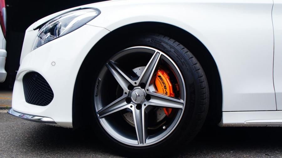 キャリパー塗装施工事例：ベンツC180　キャリパー塗装　COLOR:#098 honey of pearl orange　D-DASHダストダウンブレーキパット装着 IMG9_1634_oH9JIP_sub6.jpg