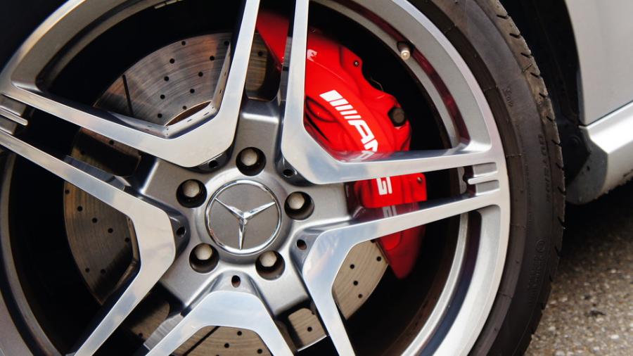 キャリパー塗装施工事例：ベンツE63AMG　キャリパー塗装　COLOR:#001 Italian losso solid IMG9_1652_fqZvgq_sub3.jpg