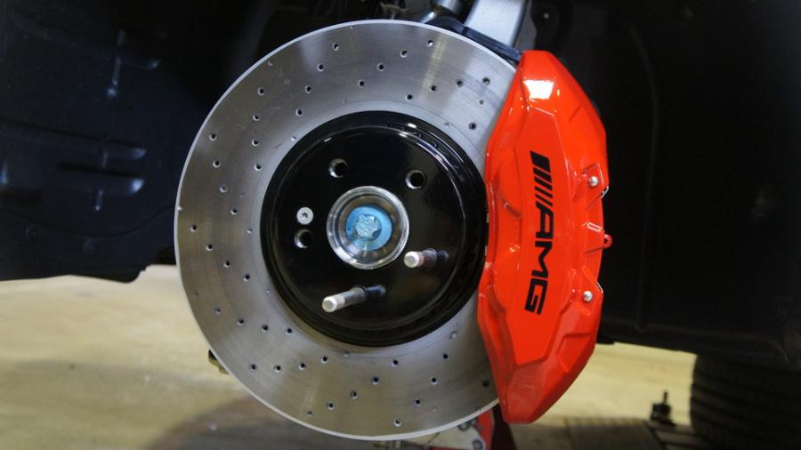 キャリパー塗装施工事例：ベンツC43カブリオレ　キャリパー塗装＆ローター塗装　COLOR:#001 Italian losso solid＆オリジナルブラック IMG9_1657_ENT34F_sub1.jpg