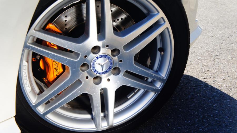 キャリパー塗装施工事例：ベンツS212Eクラス　キャリパー塗装　COLOR:#030 Royal art pearl orange gold IMG9_1673_HAVOYl_sub3.jpg