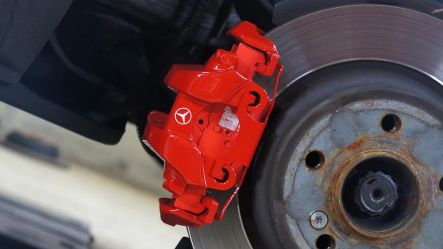 キャリパー塗装施工事例：ベンツE350ワゴン　キャリパー塗装　COLOR:#001 Italian losso solid　D-DASHダウトダウンブレーキパット前後装着 IMG9_1688_PlmWR2_sub2.jpg