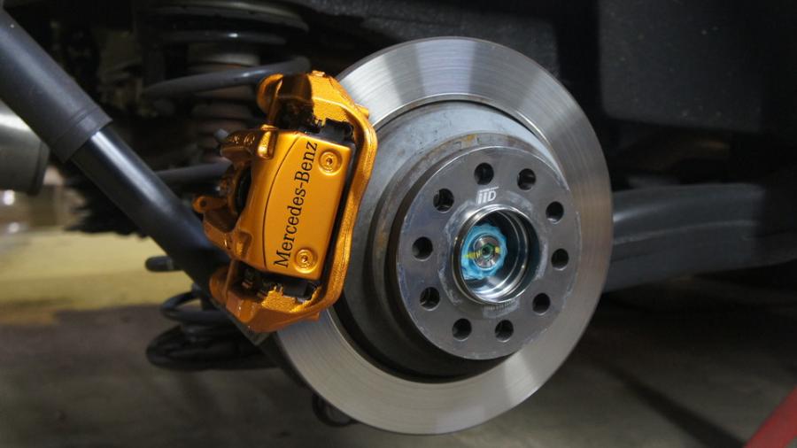 キャリパー塗装施工事例：ベンツVクラス　キャリパー塗装　COLOR:#030 Royal art pearl orange gold IMG9_1697_bjdjyI_sub2.jpg