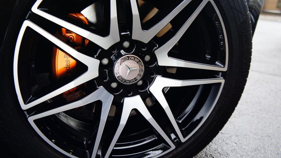 キャリパー塗装施工事例：ベンツVクラス　キャリパー塗装　COLOR:#030 Royal art pearl orange gold IMG9_1697_bjdjyI_sub5.jpg