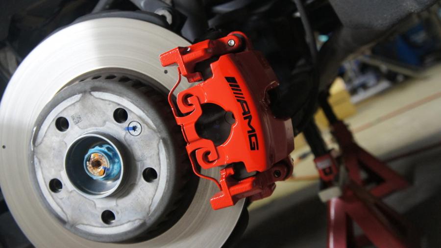 キャリパー塗装施工事例：ベンツＣクラスクーペ　キャリパー塗装　COLOR：#001 Italian losso solid IMG9_1702_We3LTn_sub3.jpg