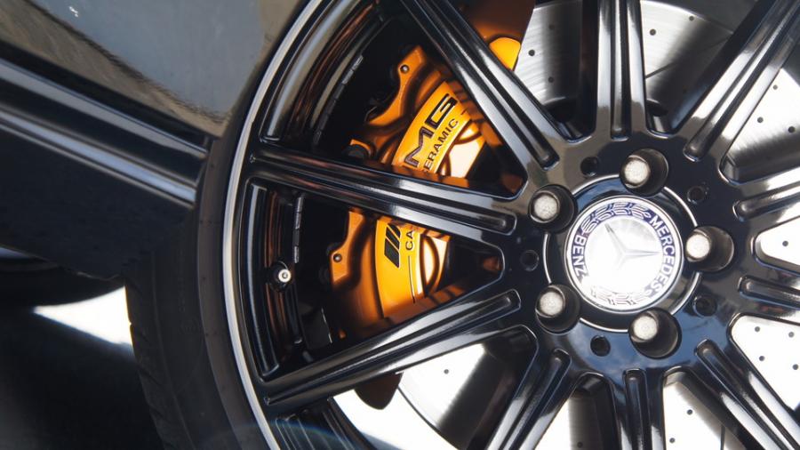 キャリパー塗装施工事例：ベンツCLS63ｼｭｰﾃｨﾝｸﾞﾌﾞﾚｰｸ　キャリパー塗装　COLOR:#030 Royal art pearl orange gold IMG9_1718_VHPFy0_sub4.jpg