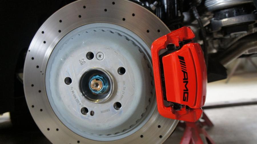 キャリパー塗装施工事例：ベンツSクラス　キャリパー塗装　COLOR:#001 Italian losso solid　バンパーモールキャリパー同色塗装 IMG9_1745_G8aPG1_sub2.jpg