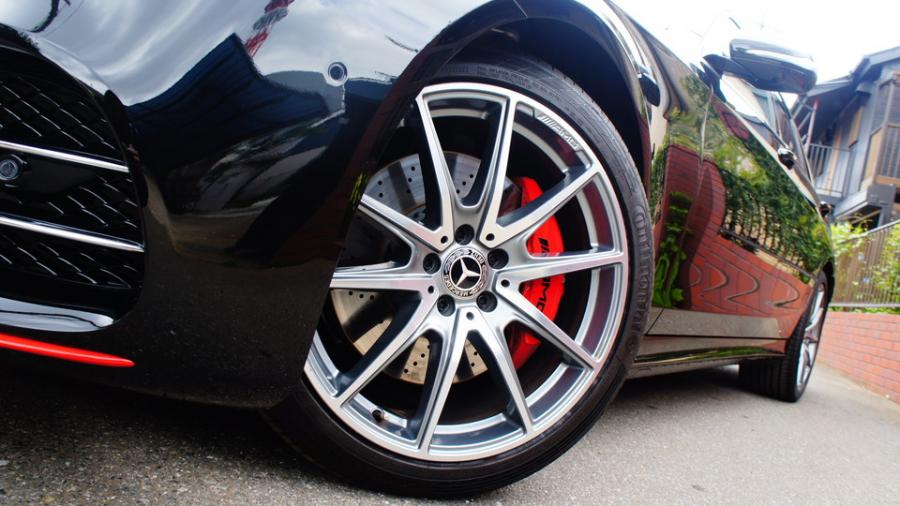 キャリパー塗装施工事例：ベンツSクラス　キャリパー塗装　COLOR:#001 Italian losso solid　バンパーモールキャリパー同色塗装 IMG9_1745_G8aPG1_sub5.jpg