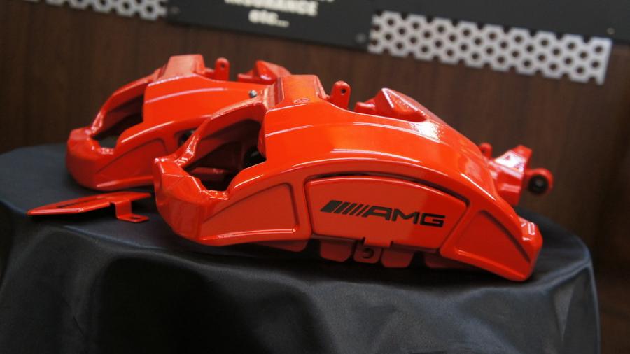 ベンツEクラス　キャリパー塗装　COLOR:#001 Italian losso solid