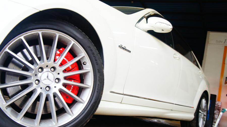 キャリパー塗装施工事例：ベンツW221S63AMG　キャリパー塗装　COLOR:#001 Italian losso solid IMG9_1789_2DQLpS_sub4.jpg