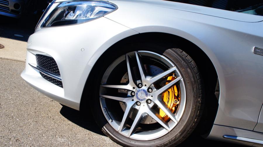 ベンツS300h　キャリパー塗装　COLOR:オリジナルゴールド系