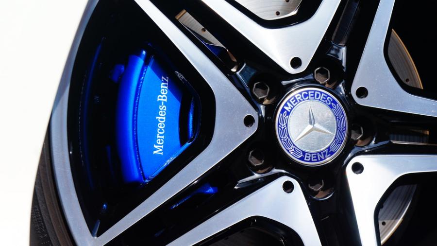 キャリパー塗装施工事例：ベンツCLA250　キャリパー塗装　COLOR:#1115 Deep marine blue IMG9_1808_DG8QNZ_sub3.jpg