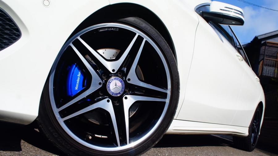 キャリパー塗装施工事例：ベンツCLA250　キャリパー塗装　COLOR:#1115 Deep marine blue IMG9_1808_DG8QNZ_sub4.jpg