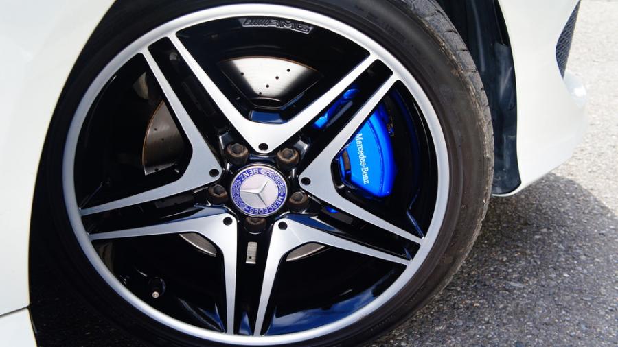 キャリパー塗装施工事例：ベンツCLA250　キャリパー塗装　COLOR:#1115 Deep marine blue IMG9_1808_DG8QNZ_sub5.jpg