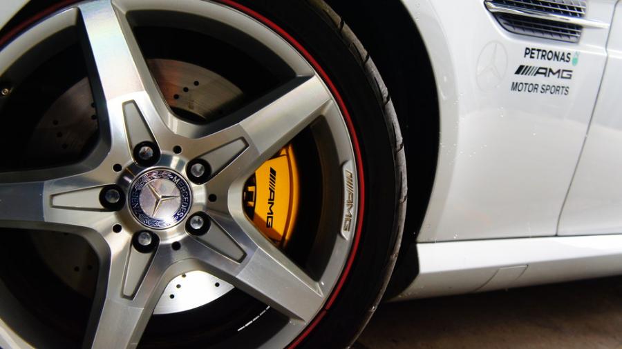 キャリパー塗装施工事例：ベンツSLK　キャリパー塗装　COLOR:#003 Tokyo midnight gold　D-DASHﾉﾝﾀﾞｽﾄﾌﾞﾚｰｷﾊﾟｯﾄ IMG9_1838_7txaMw_sub3.jpg