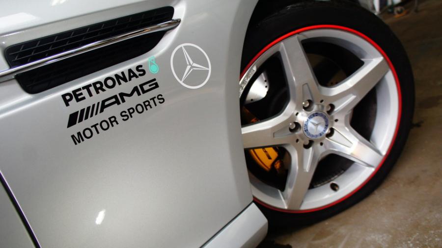 キャリパー塗装施工事例：ベンツSLK　キャリパー塗装　COLOR:#003 Tokyo midnight gold　D-DASHﾉﾝﾀﾞｽﾄﾌﾞﾚｰｷﾊﾟｯﾄ IMG9_1838_7txaMw_sub5.jpg