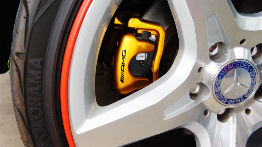 キャリパー塗装施工事例：ベンツSLK　キャリパー塗装　COLOR:#003 Tokyo midnight gold　D-DASHﾉﾝﾀﾞｽﾄﾌﾞﾚｰｷﾊﾟｯﾄ IMG9_1838_7txaMw_sub7.jpg