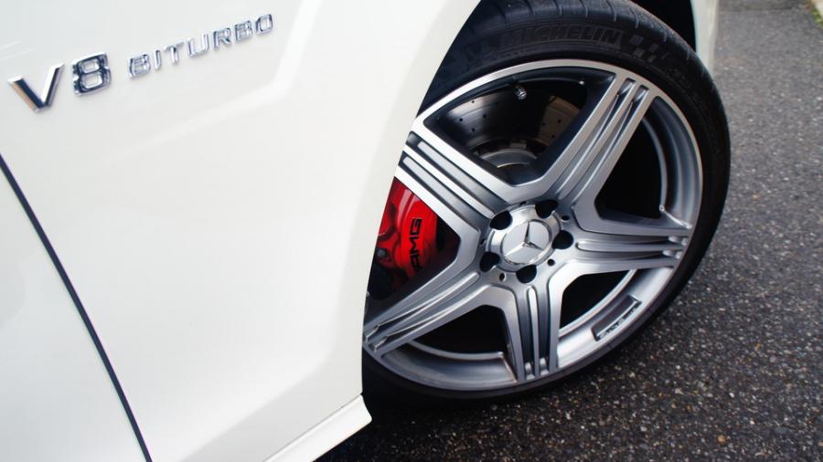 キャリパー塗装施工事例：ベンツCLSシューティングブレーク　キャリパー塗装　COLOR:#001 Italian losso solid IMG9_1847_OhTCY2_sub6.jpg